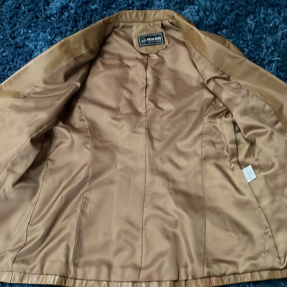 Leather jacket - Picture 2 of 3